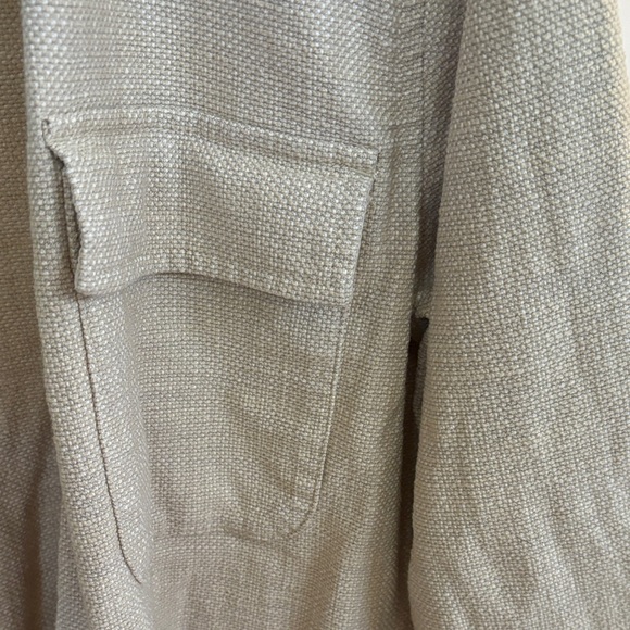 Banana Republic Beige Shacket - Picture 4 of 5